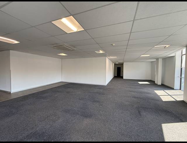 604M² OFFICE TO LET IN PARKTOWN